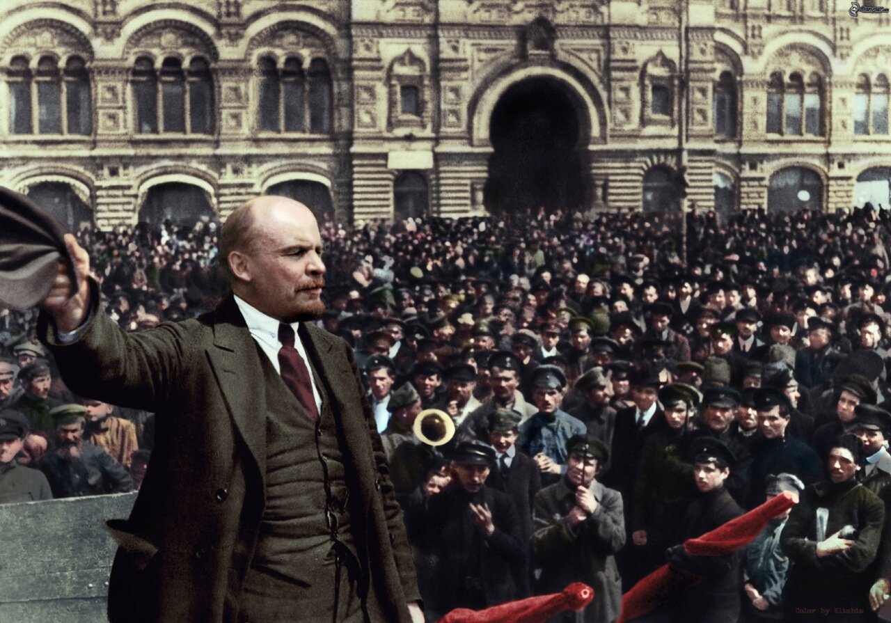  1919年5月25日，莫斯科，列宁在红场发表讲话。 