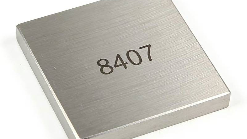 8407模具崩角、开裂问题落地解决客户案例