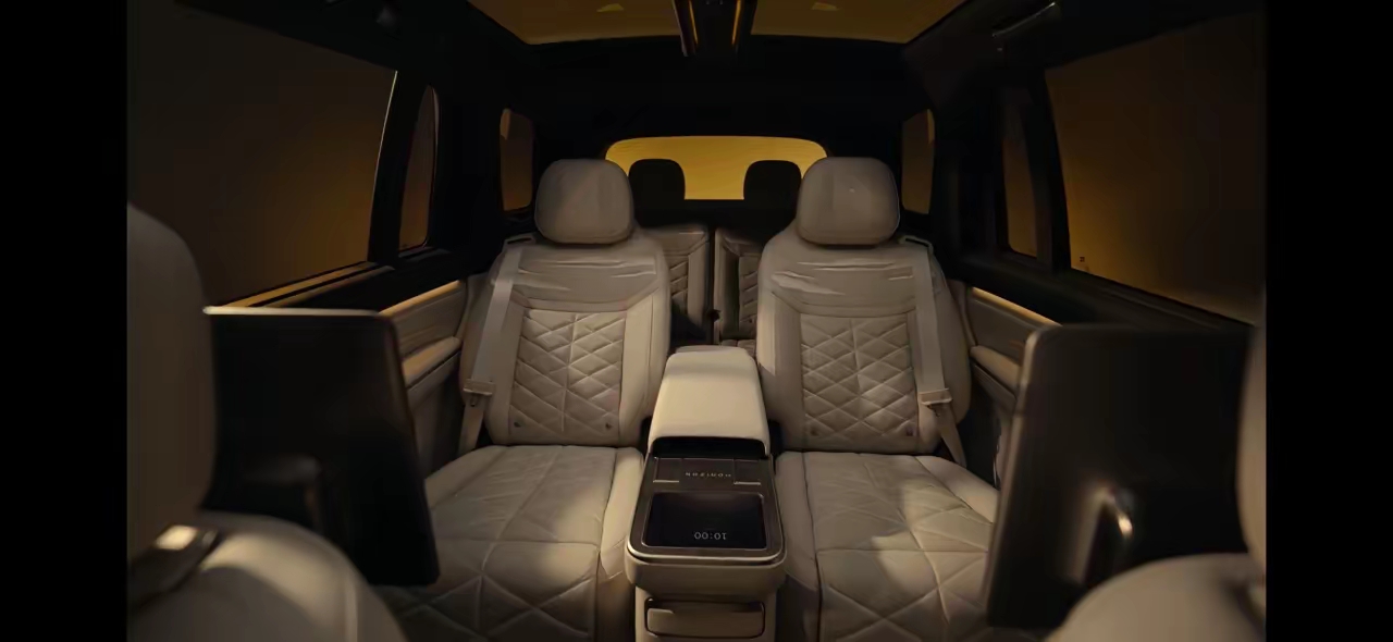 网络流出的es9内饰，你喜欢吗？如若去掉第三排这就是et9的内饰同款，天空岛天窗