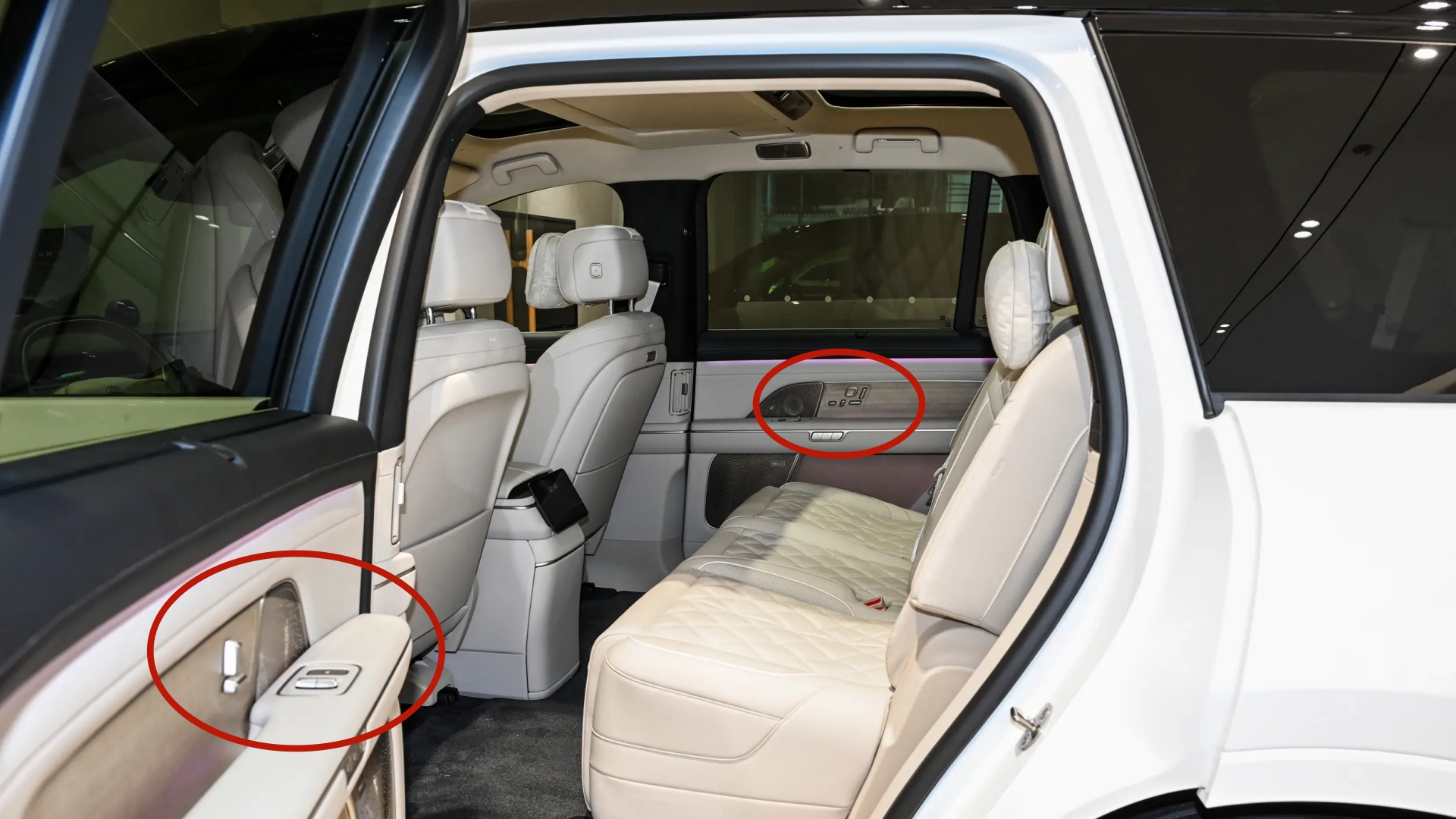 相较于老款蔚来ES8，三代ES8都有哪些地方做了升级？