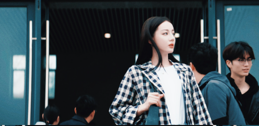 唯有你的光辉能像漫过山岭的薄雾