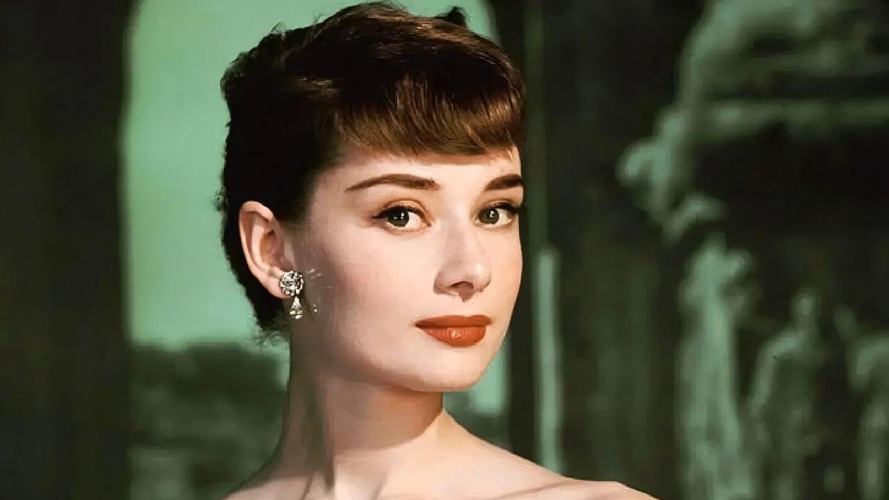 世界著名美女、著名女演员奥黛丽·赫本（Audrey Hepburn）八字赏析