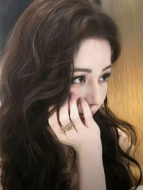 玫瑰虽然有刺，但还是在被人们热爱着