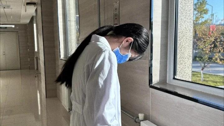 夜班交代完病人自己却走了！名校医学生网传遗言流出，至死都在求放过