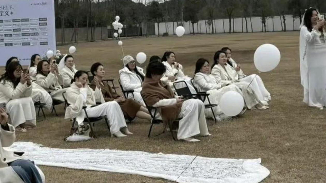 婚纱退货失败，「嫁给自己」，50万谁买单？？