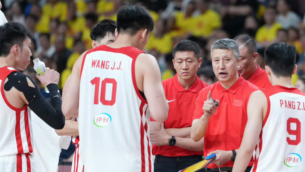 中国男篮对日本三番战！4“变化”传喜讯，郭士强率队将复仇