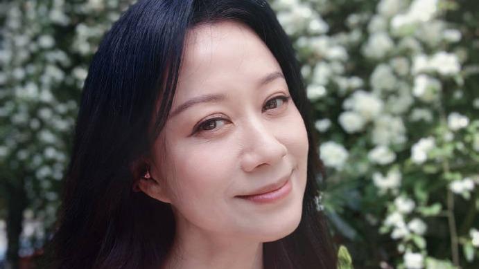 倪虹洁自曝因前夫负债千万被迫接戏