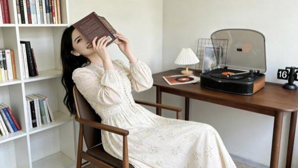 赛塔林Tammi：复古黑胶新体验，慢生活氛围感拉满