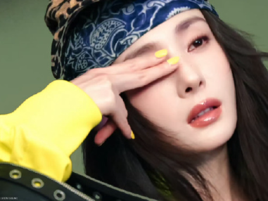 初晨清新的微风，是你从我心里吹出的暧昧不明