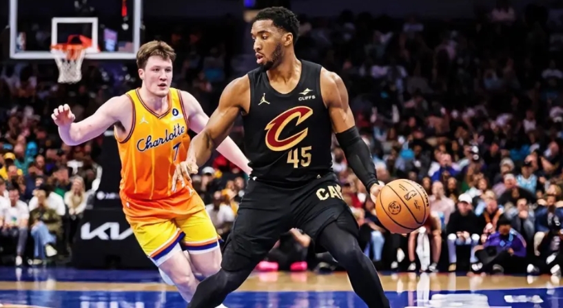 骑士赢当下，黄蜂赢未来。

骑士本场获胜首先得提阿伦，莫布利不打骑士内线重担全压