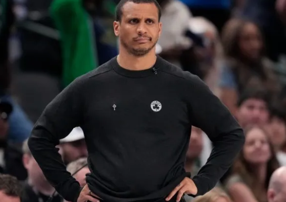 凯尔特人球员德里克-怀特在谈到年度最佳教练候选人乔-马祖拉时表达了看法。
怀特表