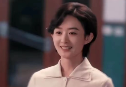 谁还没被《小城大事》里赵丽颖的李秋萍戳中笑点！黄晓明饰演的郑德诚在旁边疯狂输出，