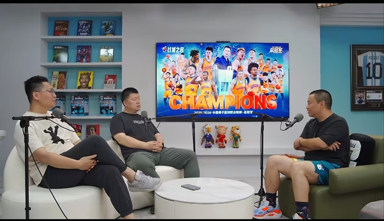 三名嘴点出这赛季广东失败原因，指出杜锋执教瓶颈，直言徐昕难回归