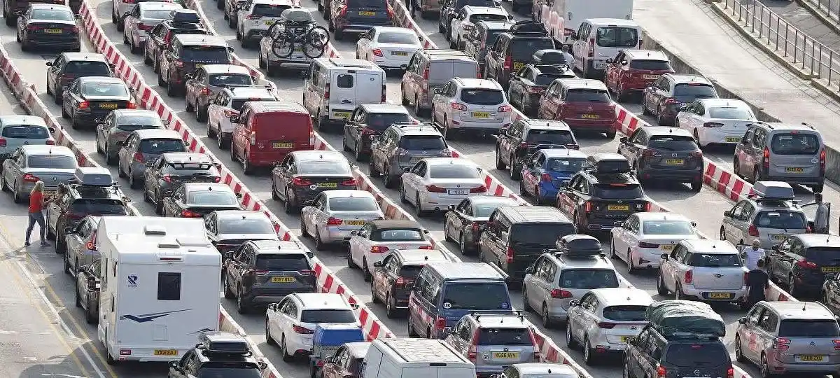 被卡脖子40年的中国汽车，是怎么在新能源上反杀全球的