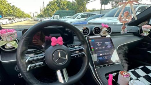 车内摆件是“装饰”还是“武器”？这些汽车装饰品正在威胁你的行车安全