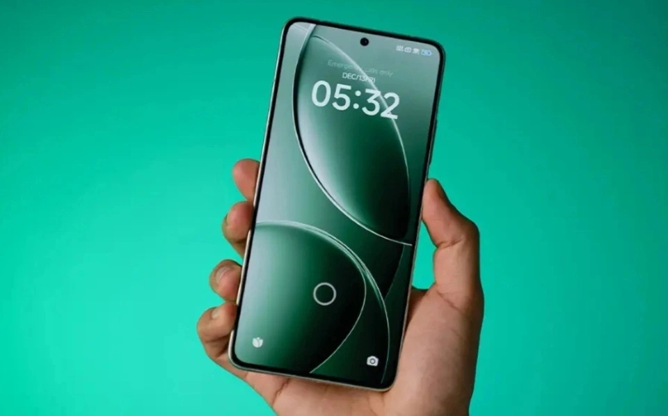 16GB+1TB跌至2464元！小米手机继续下调价格，2K屏