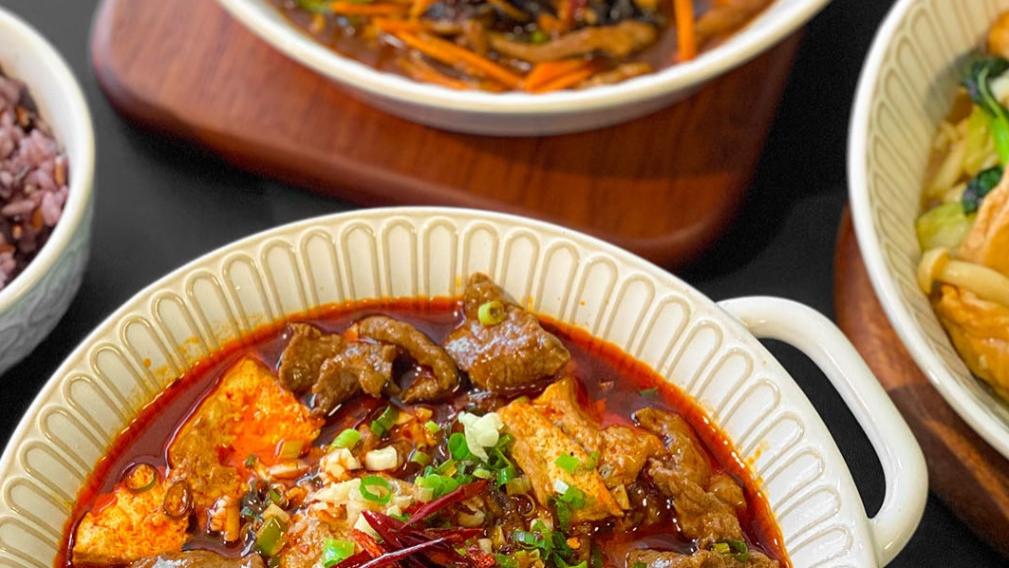 豆花牛肉：嫩滑与火辣的温柔相逢