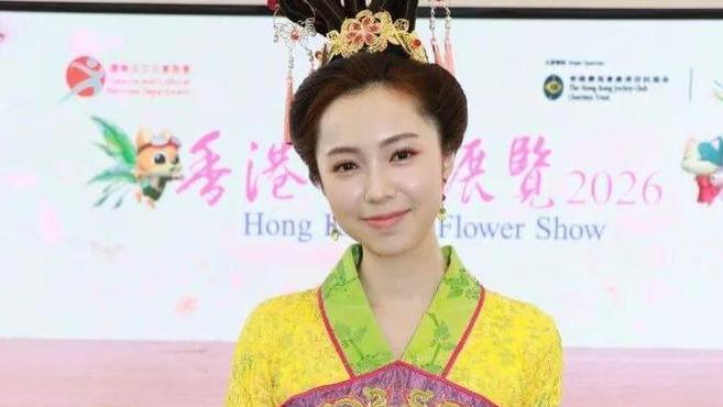 李海铜古装亮相香港花卉展览！