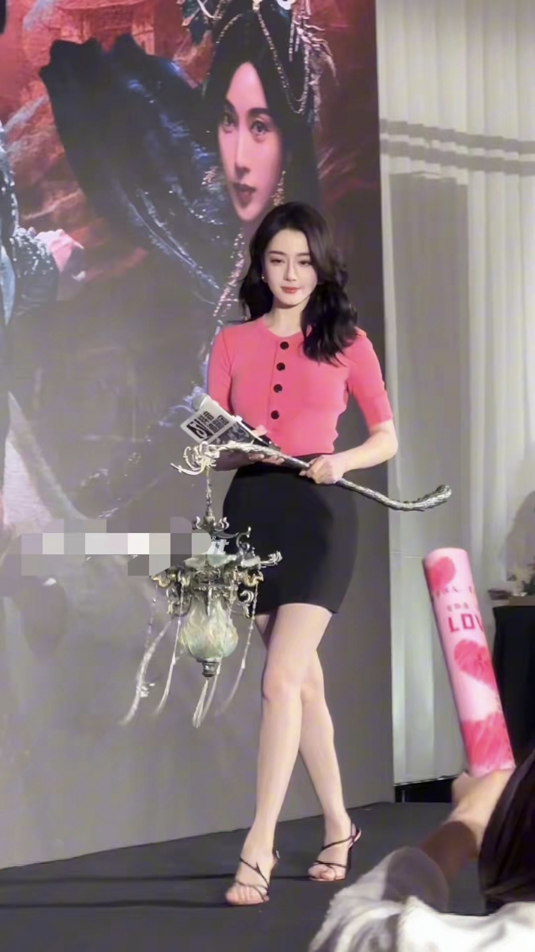 真的会被迪丽热巴的美狠狠戳中！

不是千篇一律的网红感，是自带异域风情的浓颜系大