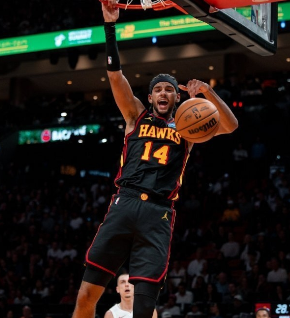 今年英格拉姆应该是能打出一轮很强的系列赛表现，骑士没有锋线能对上英格，猛龙打尼克