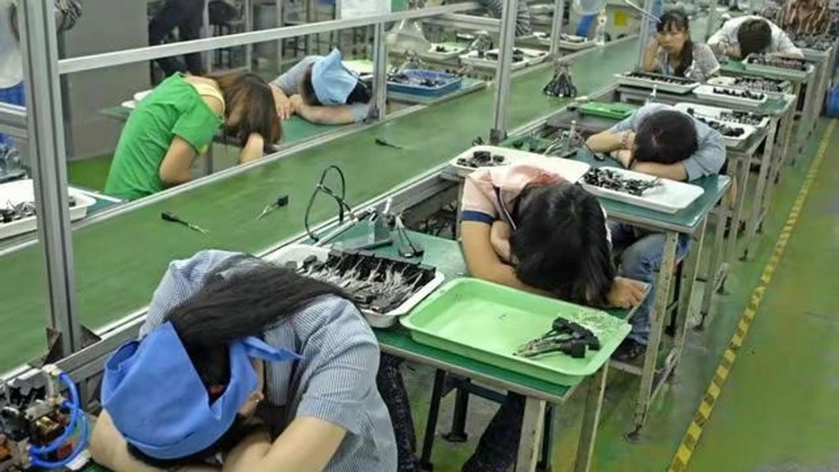 工厂 12 小时两班倒合法吗？周兆成：法律为劳动者划清工时红线！