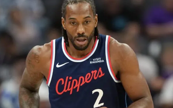 据美媒记者Jake Fischer报道，NBA针对科怀-伦纳德涉嫌帮助快船队规避