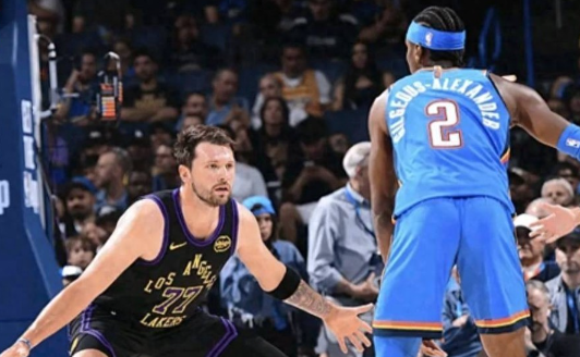 77有可能赛季报销，大家做好心理准备

这是Gemini根据今天具体的比赛片段分