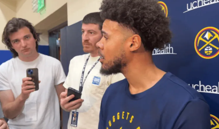 NBA季后赛，掘金球员卡梅伦-约翰逊在接受采访时，回应了杰登-麦克丹尼尔斯此前将