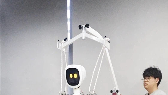 聚焦全国两会丨天津日报：“新质”筑基  机器人产业向上生长