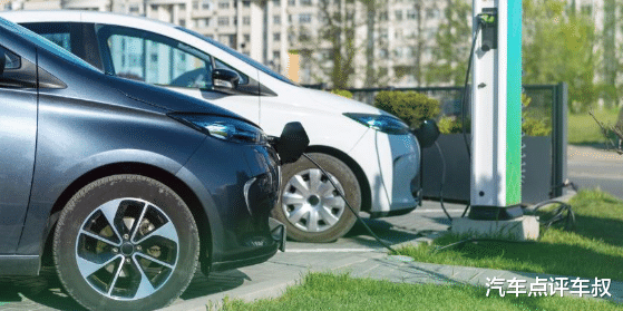 新能源车降价的另一面，二手车商被逼上绝路