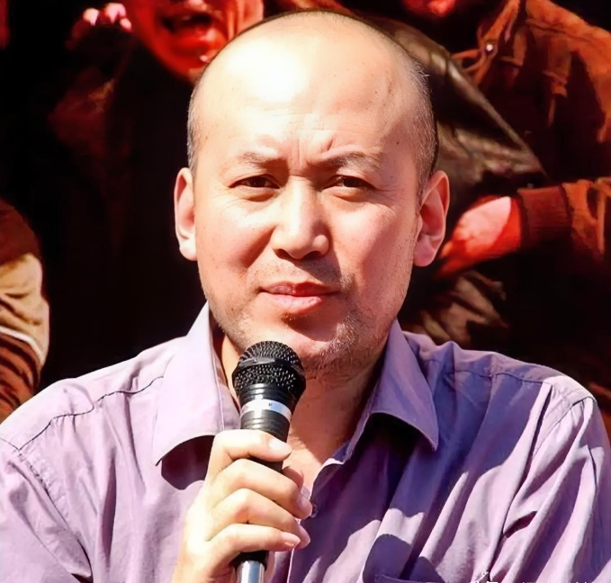为什么《举起手来3》开机郭达没来？

原因很简单，

不是因为他演技不好，也不是