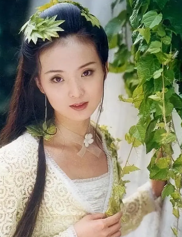 演员王艳说：“我嫁给大我11岁的商人王志才后，从此便在北京生活，而我的爸妈则一直