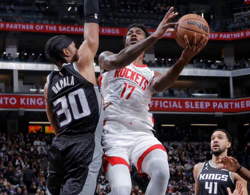 进入合同年之后，伊森的表现是非常抽象的，他本赛季高开低走，赛季中前期他还是联盟当