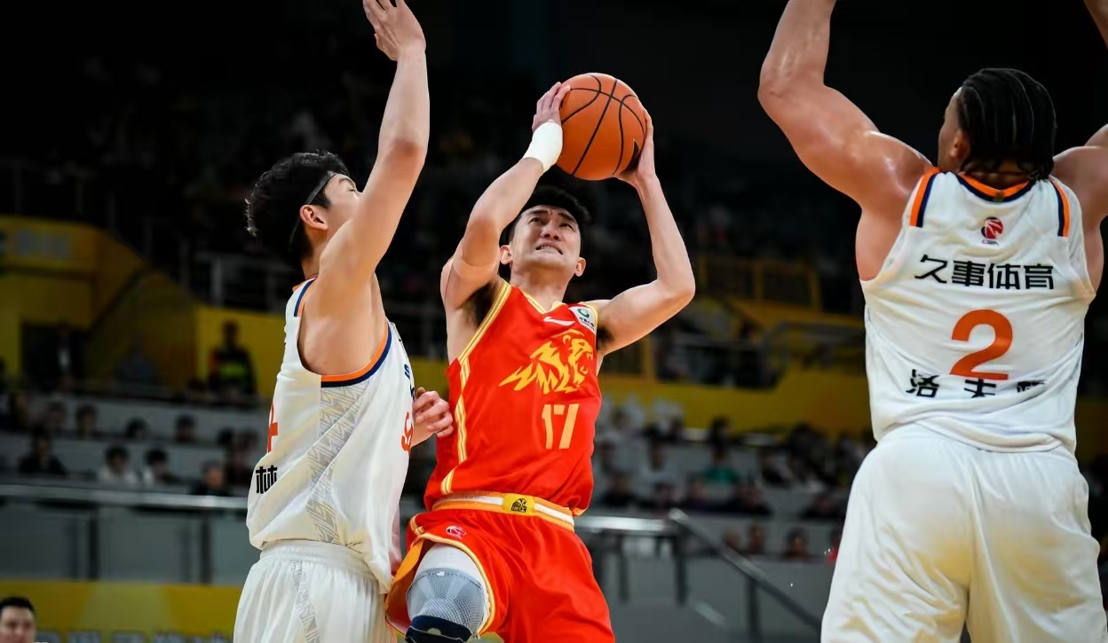 上海VS广厦，攻与防、快与慢之争，广厦存伤病隐患，上海阵容更厚