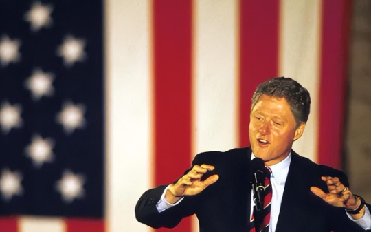 实锤！私生活最乱的美国总统就是克林顿，被爆出无数起性丑闻，还当着老婆与实习生偷情10次！