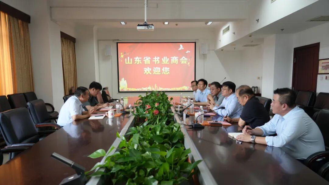山东省人民检察院检察委员会专职检察委员张敬艳一行莅临世纪金榜走访调研