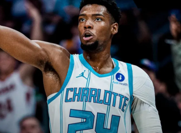 NBA附加赛，黄蜂90-121不敌魔术。
赛后黄蜂球员布兰登-米勒接受了记者采访