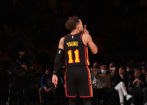 NBA季后赛东部首轮G6老鹰不敌尼克斯，止步首轮。
阿里纳斯在一档节目中表示，特