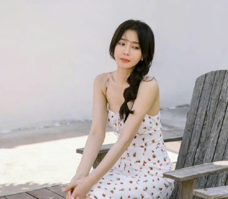 这个樱桃小吊带真的好显身材，真的太美了