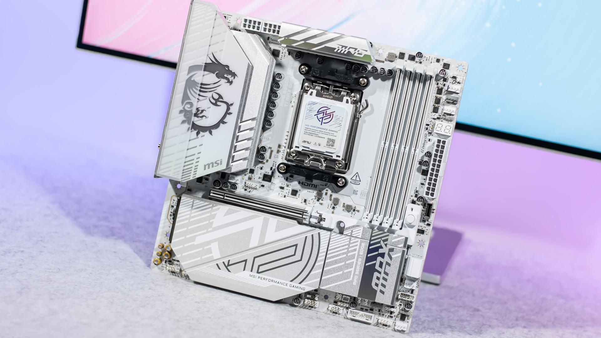 纯粹的白，战力MAX！微星MPG B850M EDGE TI MAX WIFI刀锋钛主板评测