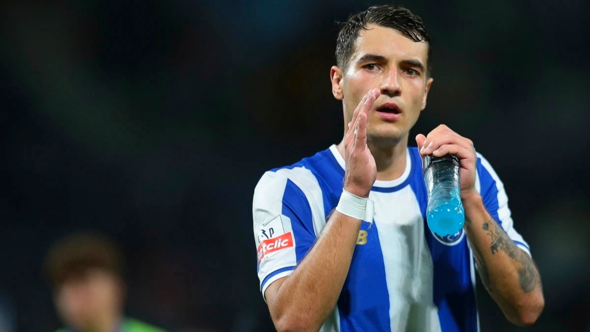 波尔图将买断阿森纳后卫基维奥尔，费用1700万+500万欧浮动。
26岁的基维奥