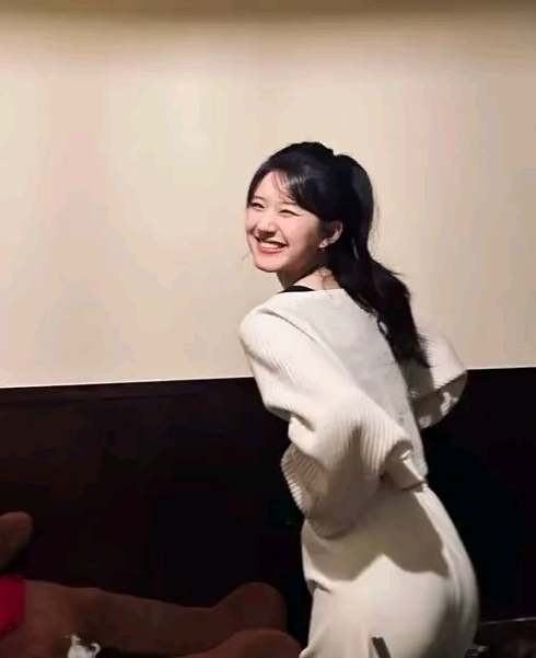 闪闪发光的露er，这就是我家满分女