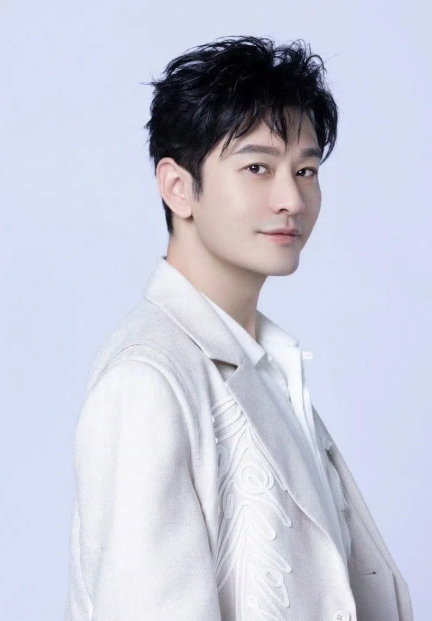 年轻时候的黄晓明真的文艺范十足啊
那个时代真的成就了太多了明星，
简直是明星大爆