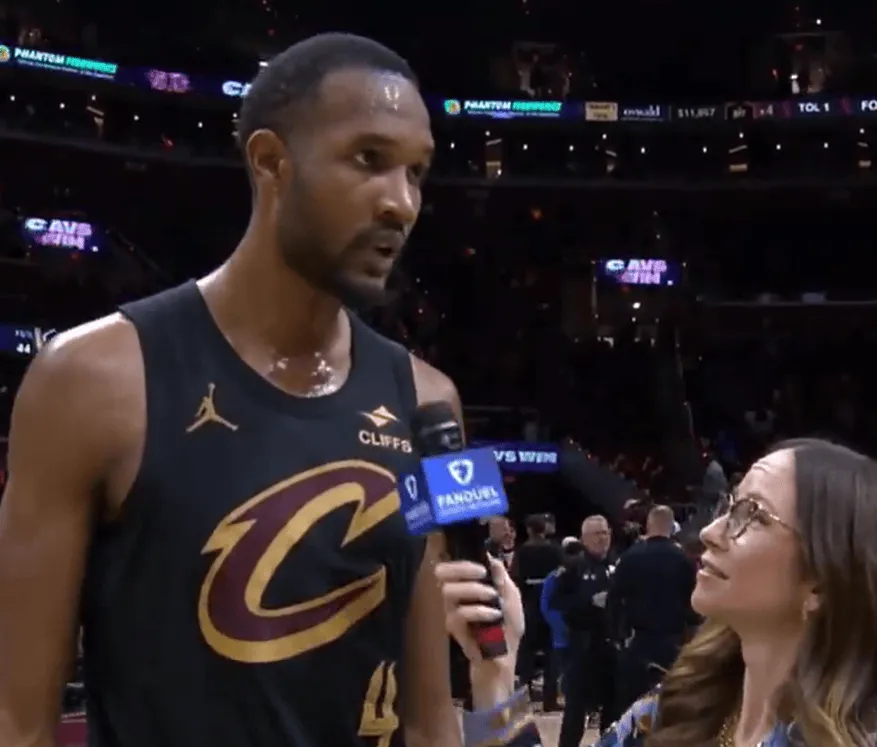 NBA常规赛，骑士主场113-109战胜东部第一的活塞。

骑士球员埃文-莫布利