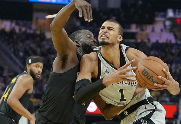 是文班进步太快，还是追梦下滑太明显?

个人认为都有吧，此消彼长

记得之前追梦