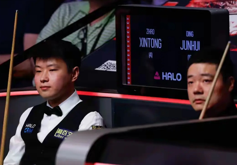 丁主任对阵赵公子，谁谦让了？

4比4，丁俊辉丁主任和赵心童赵公子打了个平手，很