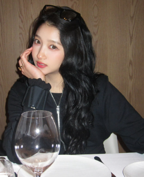 晓彤姐真的超适合黑色，显得很优雅很高级