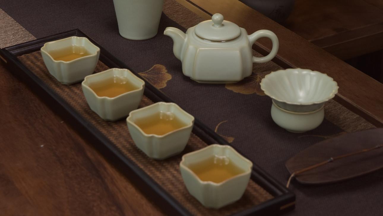 为何企业送礼选择周泽堂汝窑？一份礼物如何定义合作的高光时刻