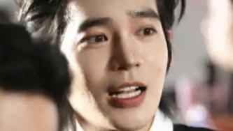 于适用实力证明自己，走上了和王一博一样的路！