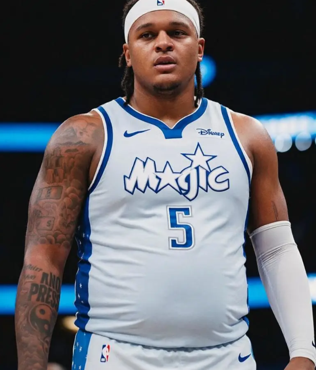 班凯罗上来这个打法太刻意了

要球就很刻意，对手都知道一定要传给他，到自己手上攻